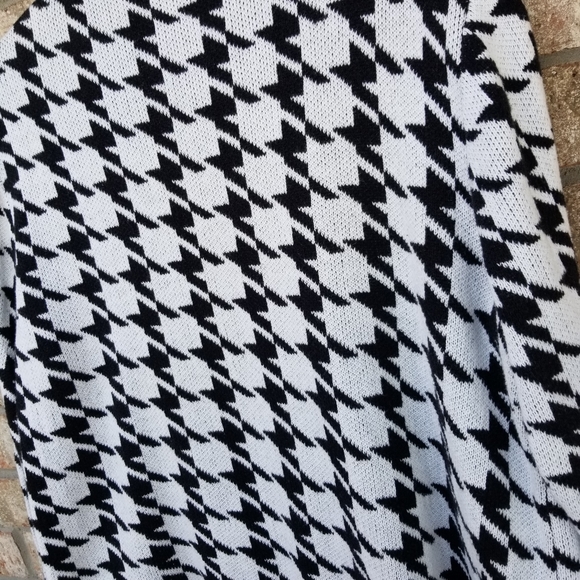 Cato Black/White Houndstooth Mid Weight Cardigan (Women 18/20) Open Waterfall - Picture 3 of 7